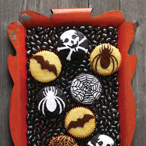 18 Easy Halloween Cupcake Ideas - Recipes & Decorating ...