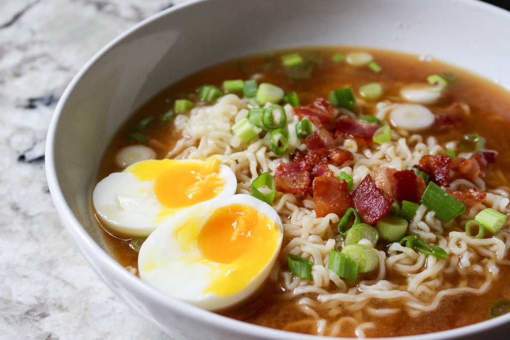 bacon and eggs ramen