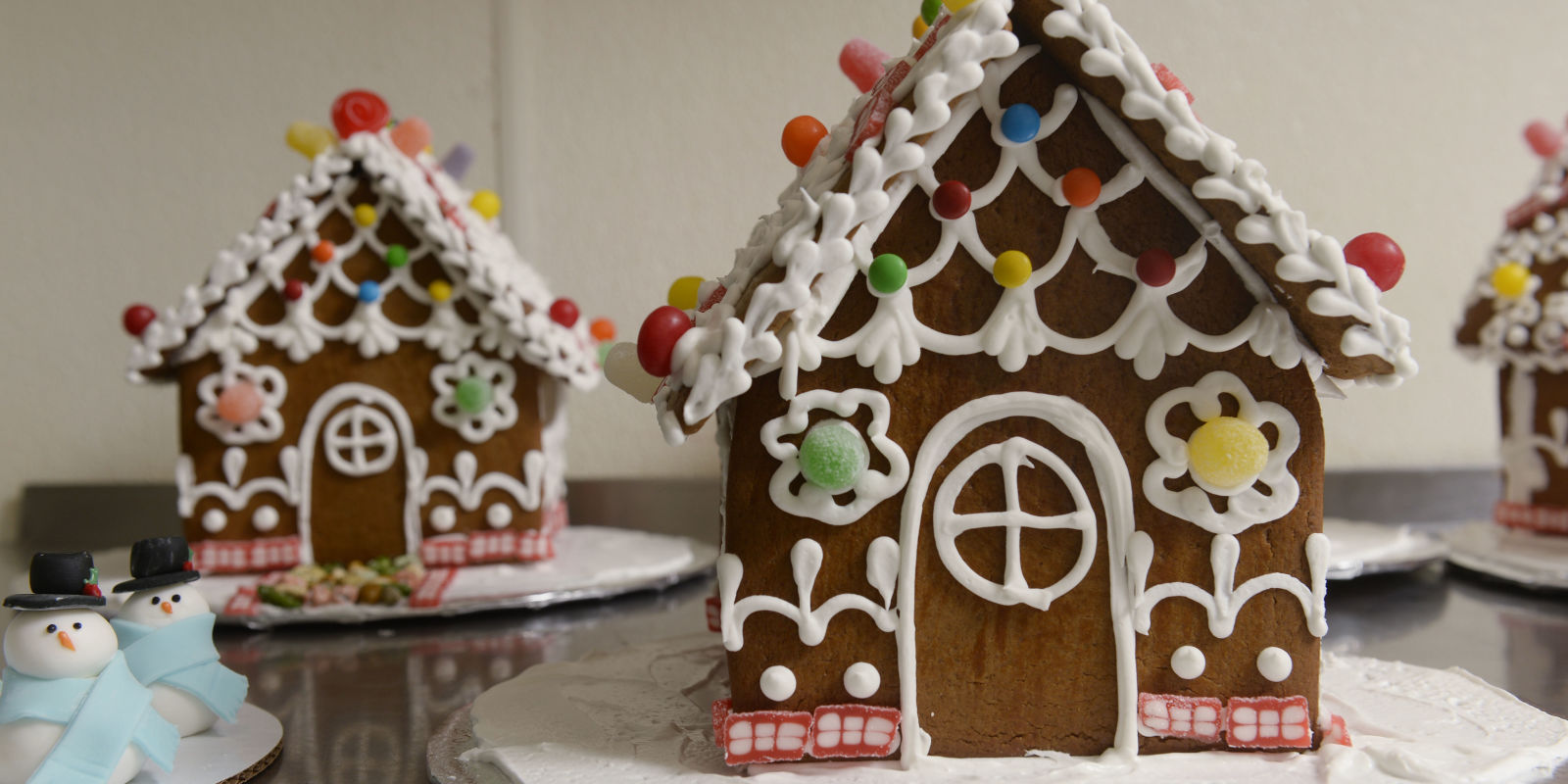 Gingerbread House Ideas - How to Build a Gingerbread House ...