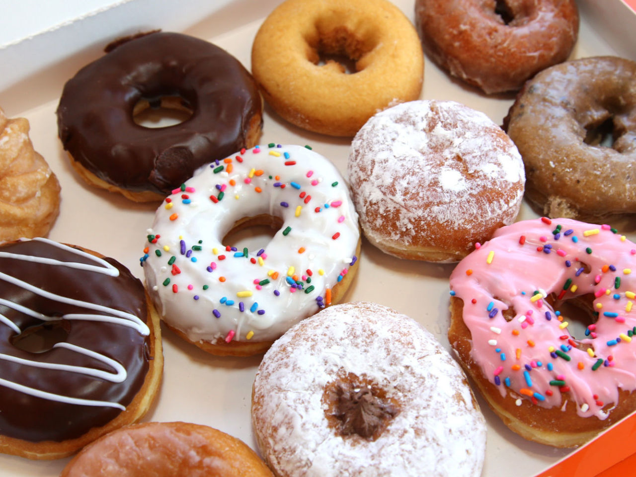 people-are-freaking-out-about-the-disgusting-thing-one-dunkin-donuts-manager-did