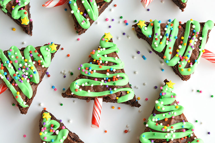 Delicious Christmas treats that your entire family will love. You can also ask kids to help you out.