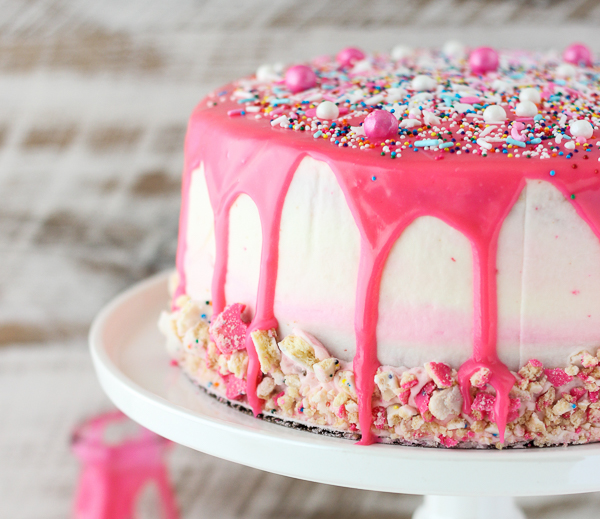 You've Got To See The Surprise Inside This Circus Cookie