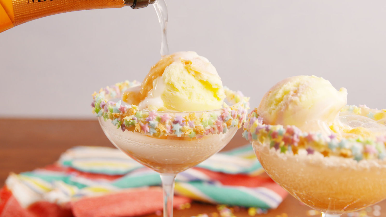 15 Champagne Mixed Drinks Recipes for Drinks with Champagne