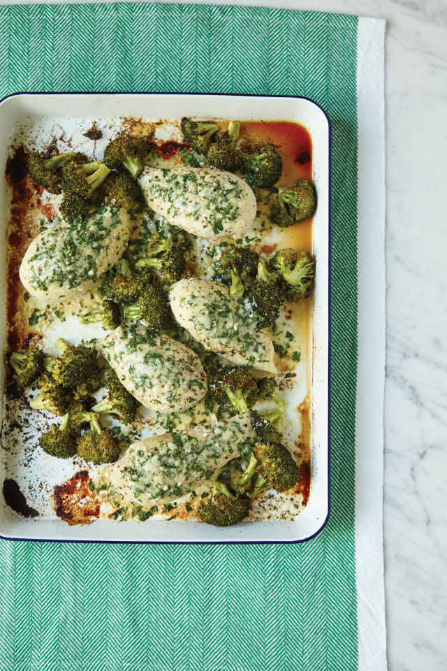 Parmesan Crusted Chicken best one-pan parmesan crusted chicken with broccoli recipe-how to Parmesan Crusted Chicken best one-pan parmesan crusted chicken with broccoli recipe-how to
