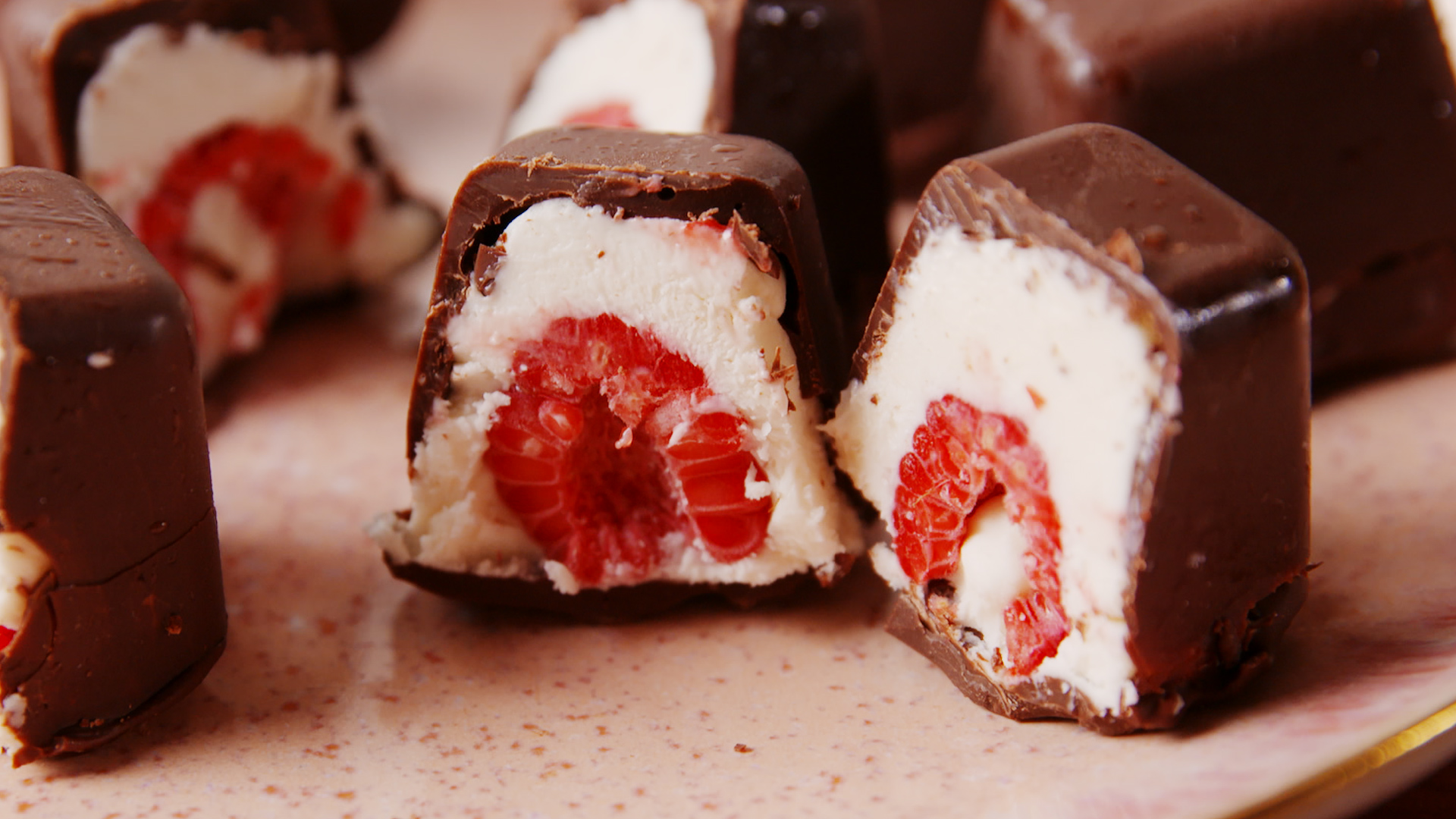 20 Things to Make in an Ice Cube Tray That Aren't