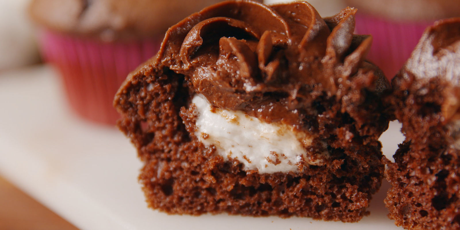 Best Marshmallow Stuffed Cupcakes Recipe How to Make