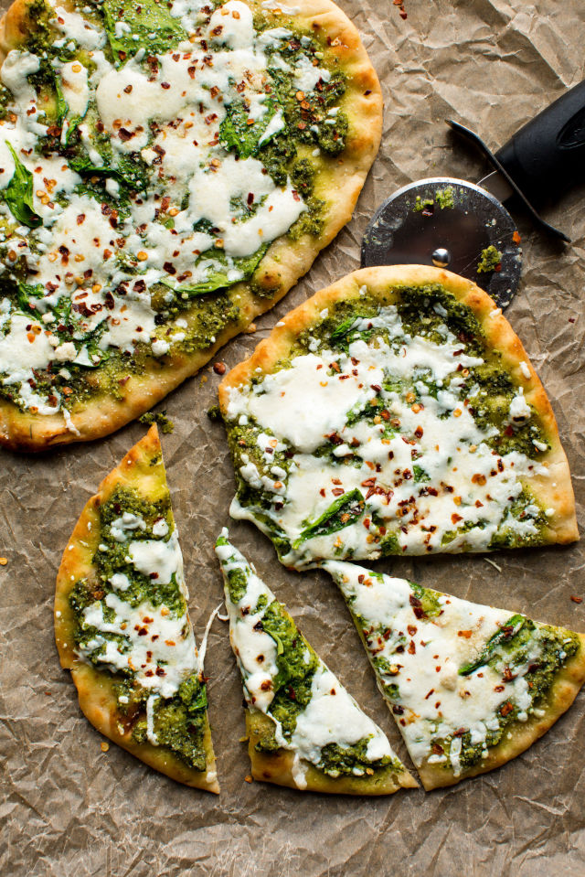 Best Cheesy Spinach Pesto Flatbread RecipeHow To Make Cheesy Spinach