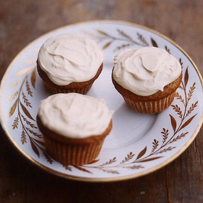 2019 year - Apple-Cardamom Cakes with Apple Cider Icing 2019 year
