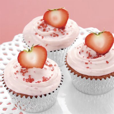 Pretty In Pink Strawberry Cupcakes That Are Everything Mashed Berries Give These Sweets Their Fresh Hue Get This Recipe