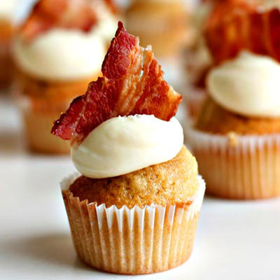 Christmas chocolate cake with maple icing and bacon Christmas chocolate cake with maple icing and bacon